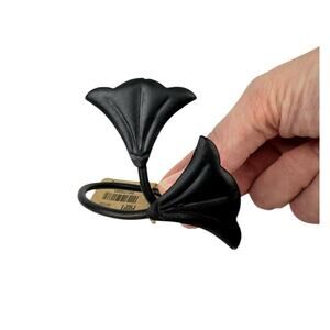 Pier One NWT Set of Eight Dark Metal Floral Bohemian Hosting Napkin Rings